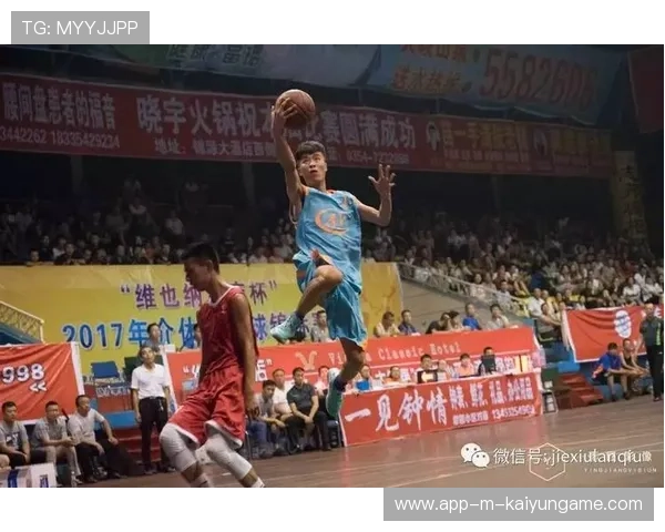 职业篮球教练在落后阶段通过针对性防守反击策略